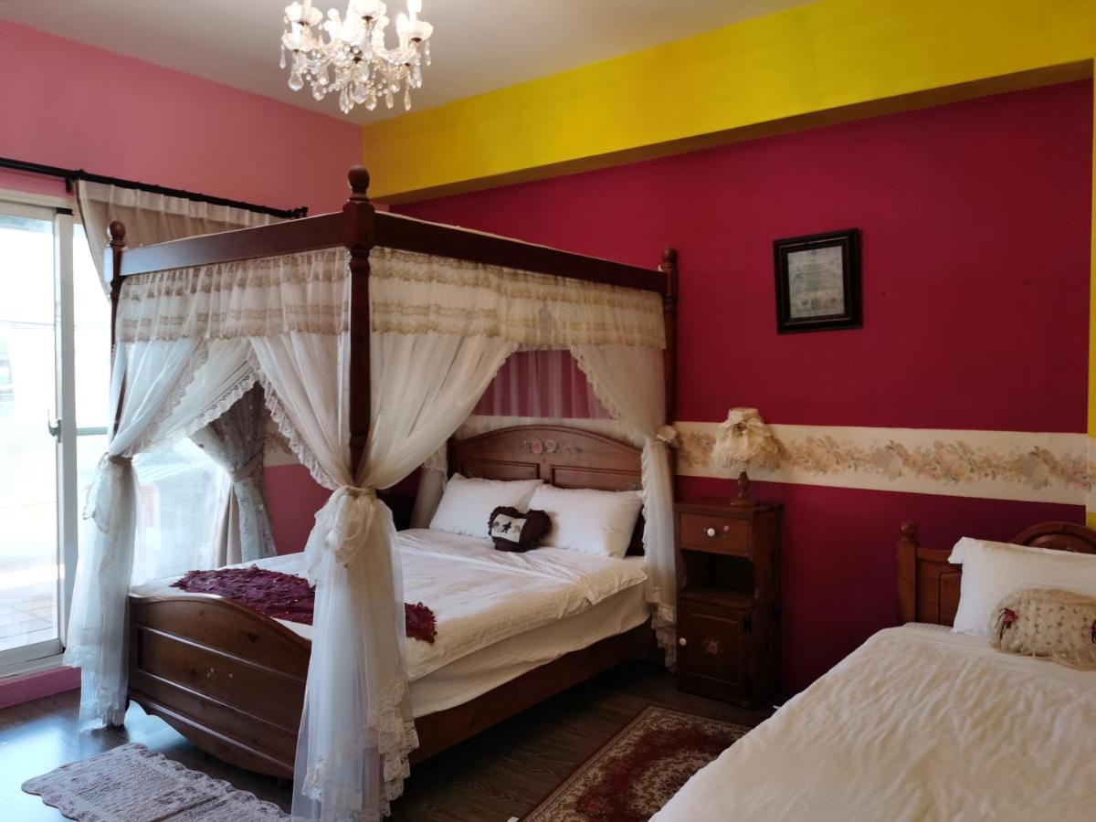 Bed and Breakfast Golden Mary Taitung Екстер'єр фото