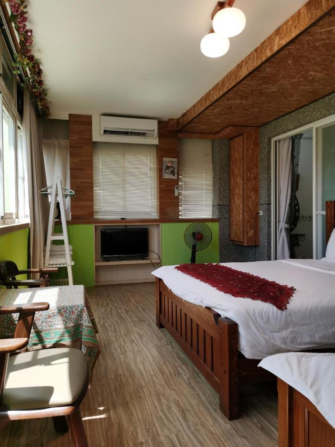 Bed and Breakfast Golden Mary Taitung Екстер'єр фото