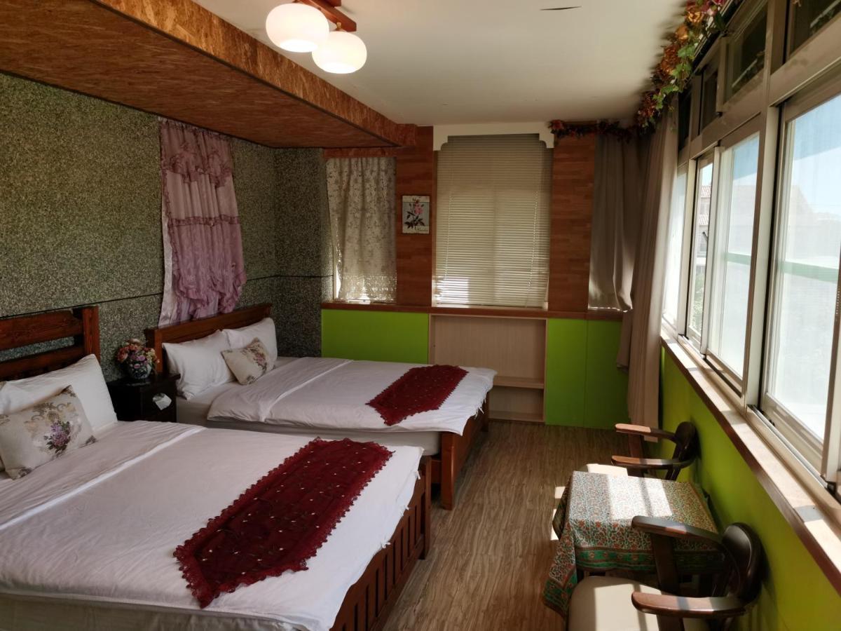 Bed and Breakfast Golden Mary Taitung Екстер'єр фото
