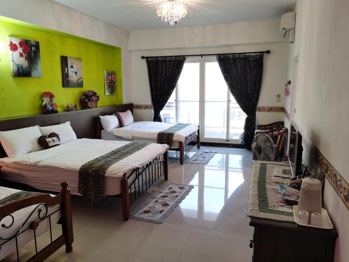 Bed and Breakfast Golden Mary Taitung Екстер'єр фото