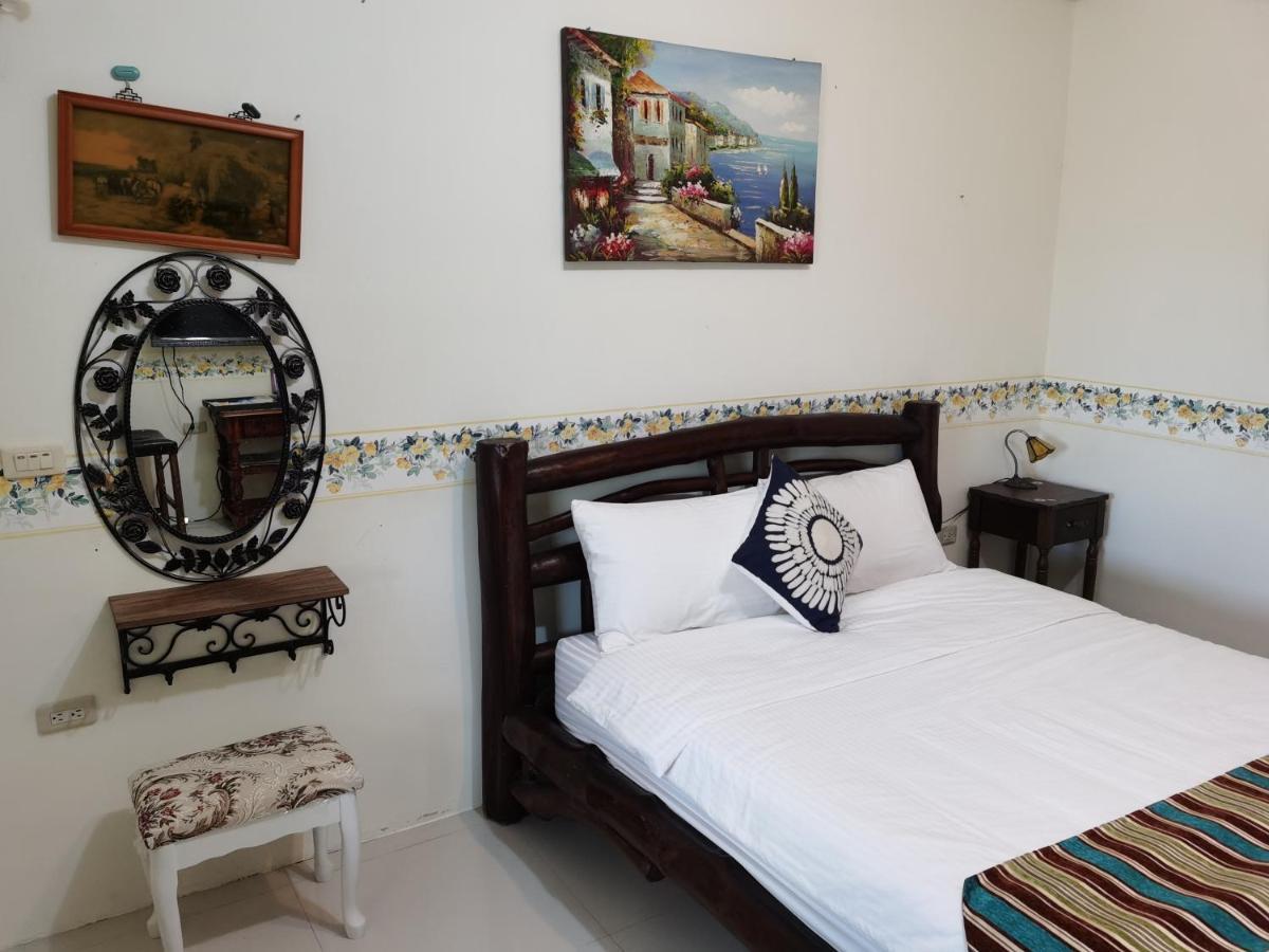 Bed and Breakfast Golden Mary Taitung Екстер'єр фото