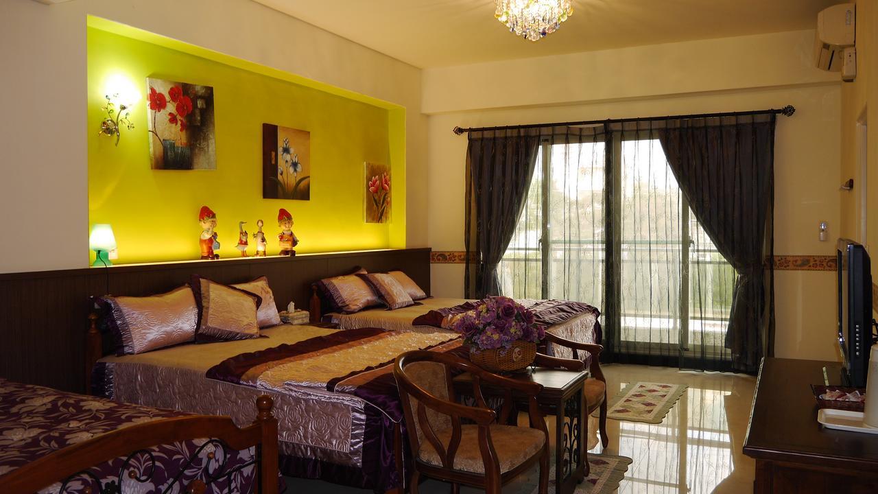 Bed and Breakfast Golden Mary Taitung Екстер'єр фото